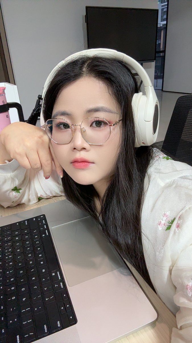 April丨AI出海 tweet media