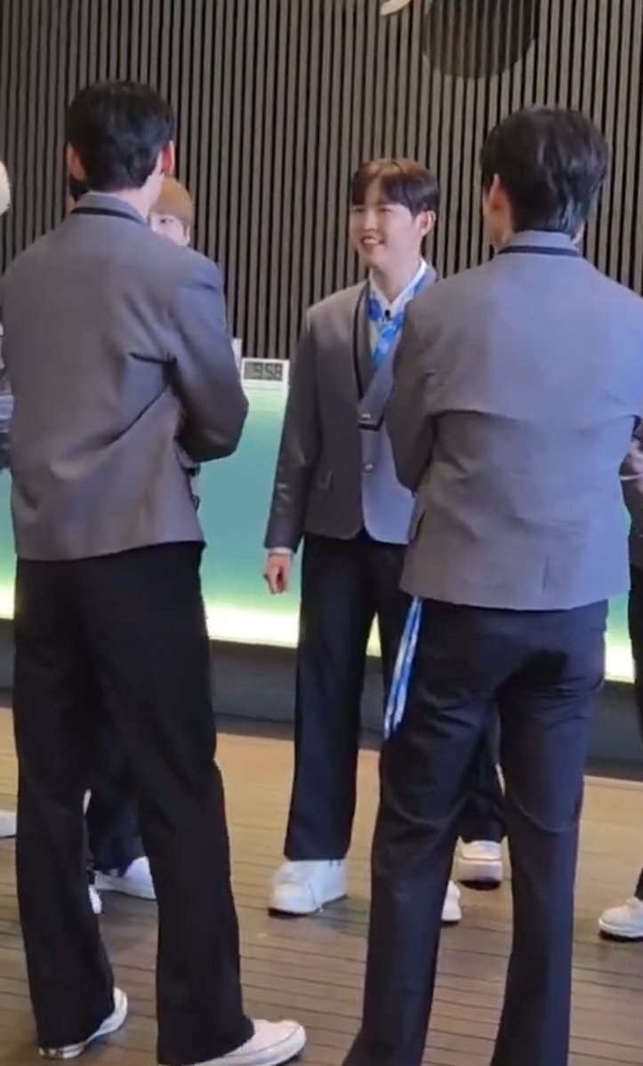 민초킹🌻🍃🍑 tweet media