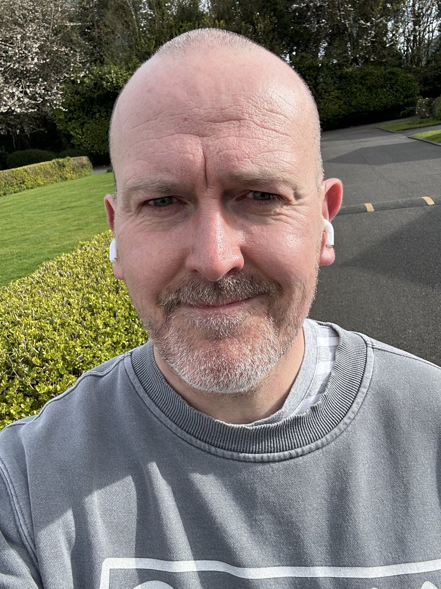 Poplifer73's tweet image. Monday Morning.
A good break and restful weekend needed.
Feeling better for it.
Fritz 🐾🐾 out of sight!
#Monday #Refreshed #Relaxed