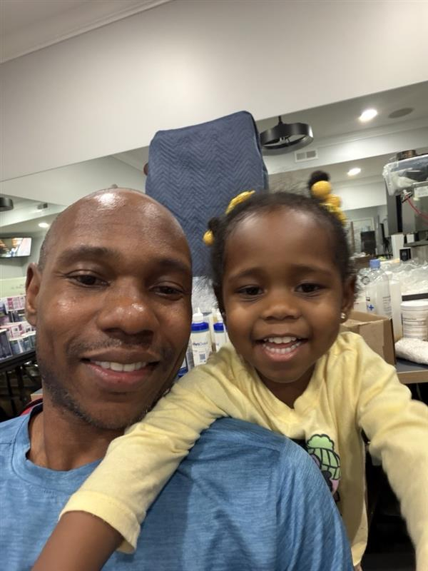 Garners_Garden's tweet photo. Aria helping make GG products at home today. 💛 I’m not sure how much actual product got made, but we sure made some great memories. The newest (and cutest) CEO-in-training is definitely learning the ropes early! #DadsOfTwitter #GarnersGarden #LittleHelper #WorkFromHome #Aria https://t.co/cgntlmM3Ox