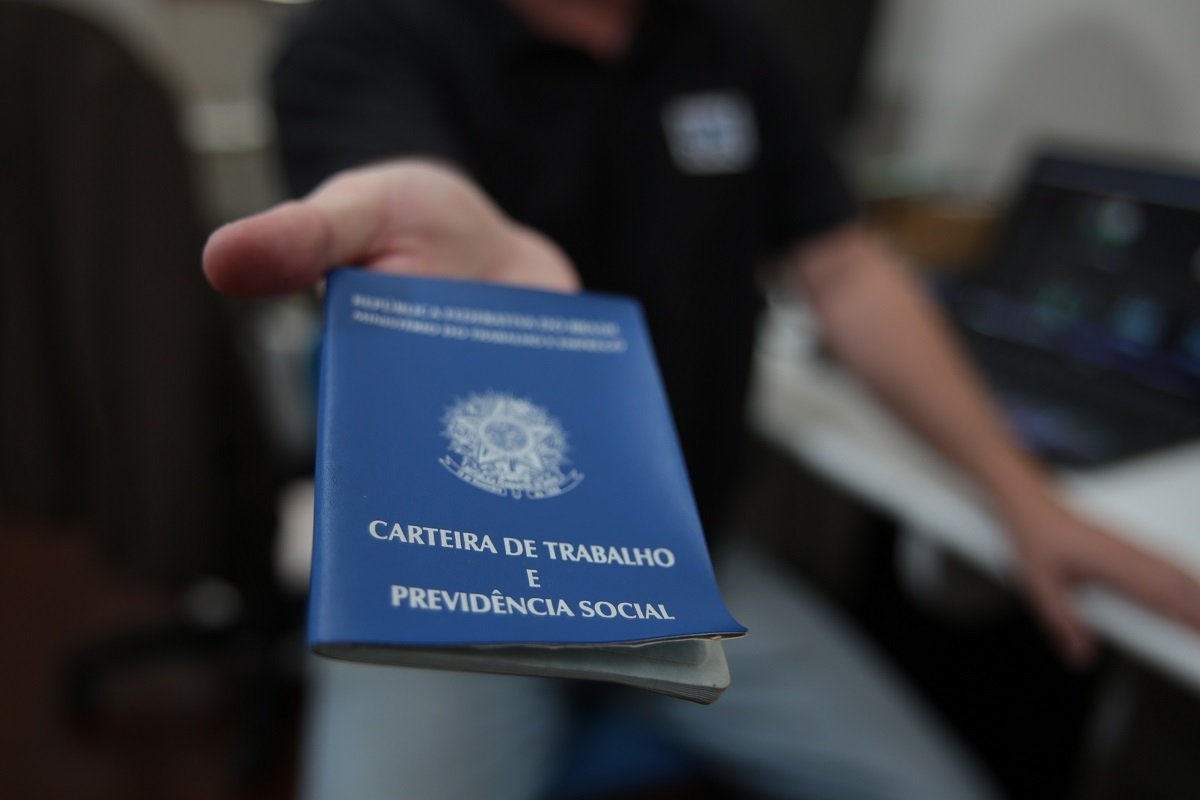 FecomercioSC's tweet photo. Serviços e comércio geram mais de 11 mil empregos em fevereiro no estado.

Saiba mais no novo site da Fecomércio: https://t.co/aSM5M0PT5S https://t.co/J0fxlVawVX