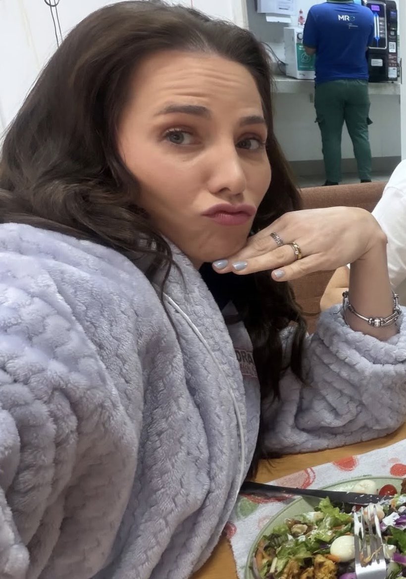 ana jurídico adriana tweet media