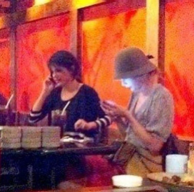 Taylor Swift Fan Archive tweet media