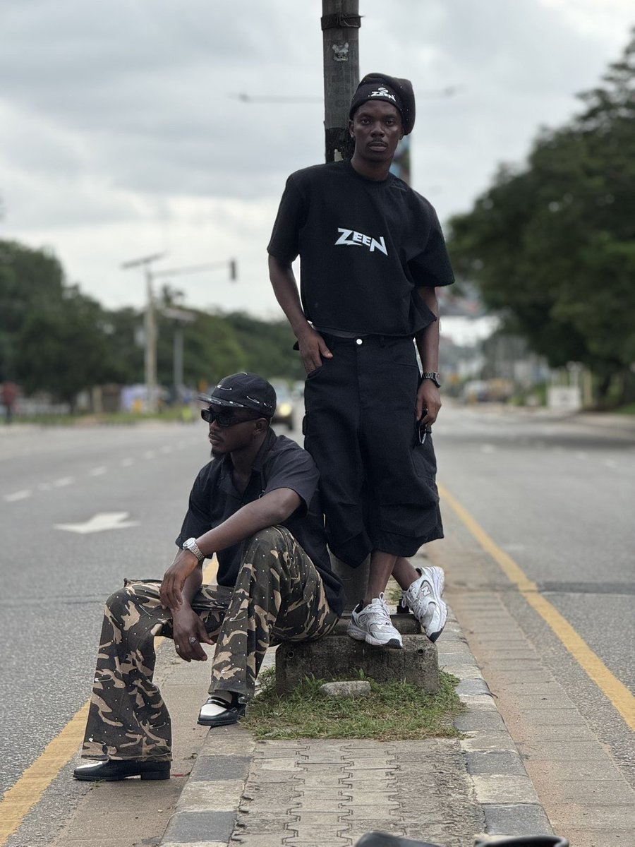 Raedrey2's tweet photo. @theWearHUBng called us and we answered.

@LekanSodiiya for Outsiders by @kidaris_  and my humble self rocking @Zeen_Szn https://t.co/0tHjf7Envn
