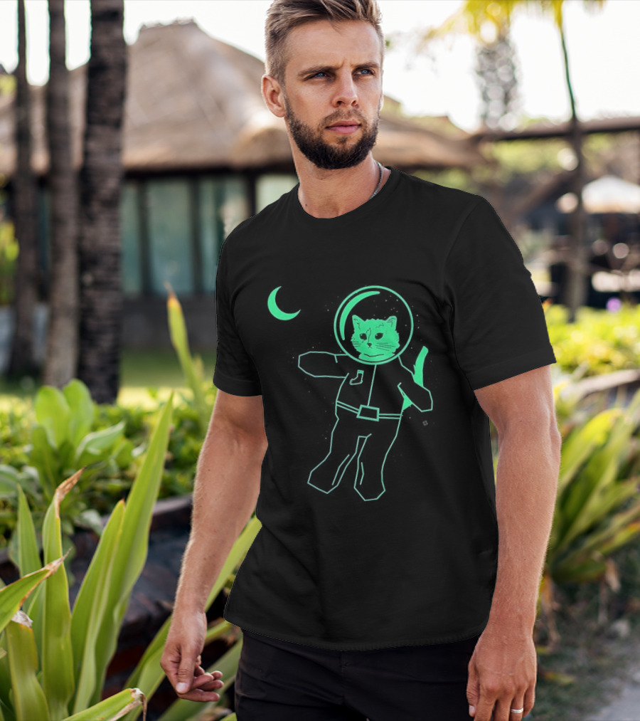 thogedstore's tweet image. Random thought: A glow in the dark astronaut cat tee? Count me in! 🌌 This one takes me back to childhood nights spent stargazing. Moon phases just add a nice touch! How would you style it? thoged.com/product/t-shir…

#AstronautCat #TshirtLove #NeonVibes