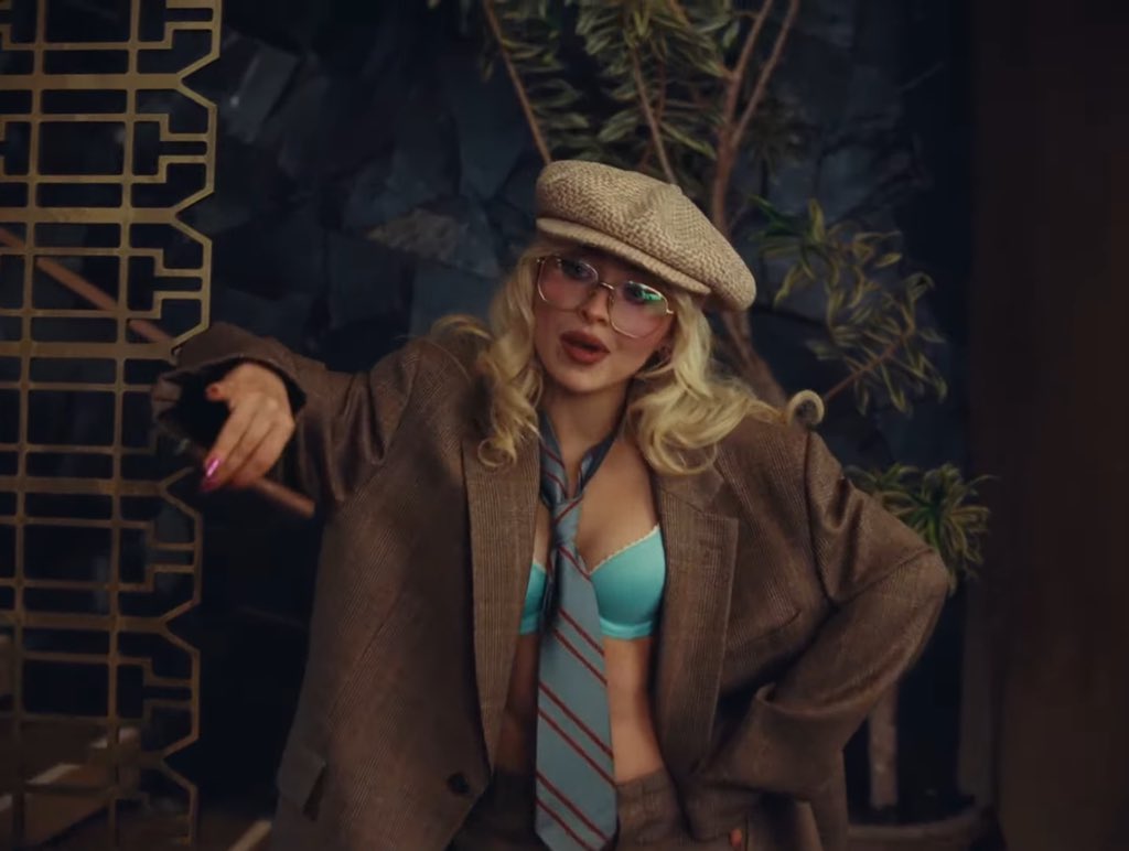 I JUST FELL ON MY KNEES #HouseTourMusicVideo