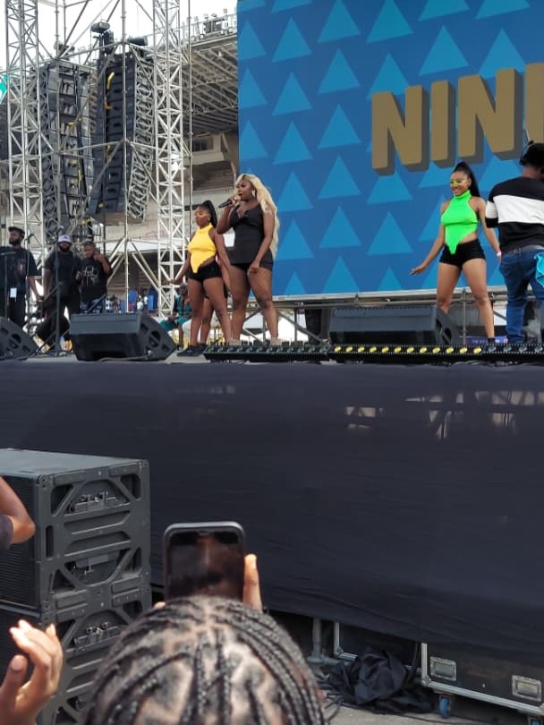theNETng's tweet photo. Niniola live at the Lagos Fanti Carnival, shutting it down with her hit song Maradona.

Lagos Fanti Carnival is Africa’s biggest Afro-Brazilian street experience, happening at Tafawa Balewa Square Lagos, a festival brought to life through vibrant costumes, bold colors, electrifying music, and rich cultural expression.