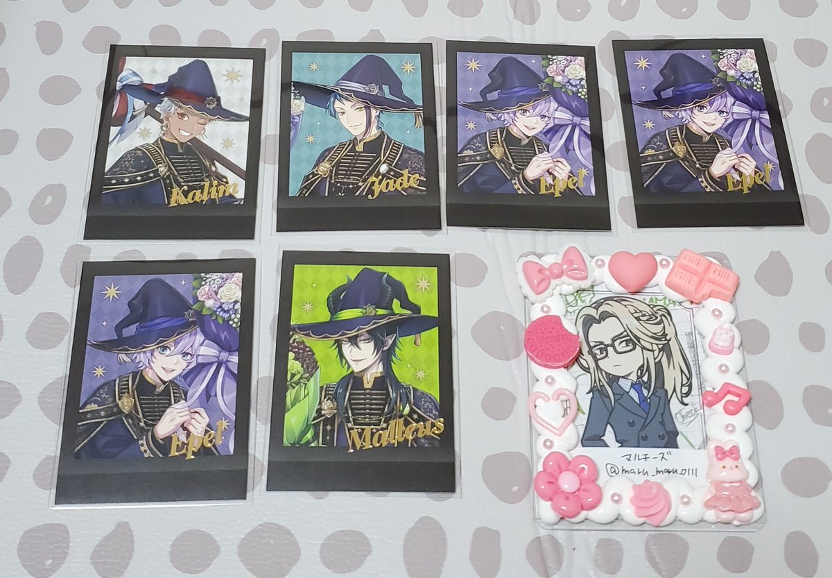 maru_maru_0111's tweet photo. ツイステッドワンダーランド ツイステ ぱしゃこれ 箔押し 交換 

譲→カリム、☆ジェイド、〇エペル、☆マレウス

求→ジャミルN又は箔押し

箔1⇔箔1、箔1⇔N2のお取引

☆のNとの交換の際は〇含むお取引 https://t.co/GsHaENOHeC