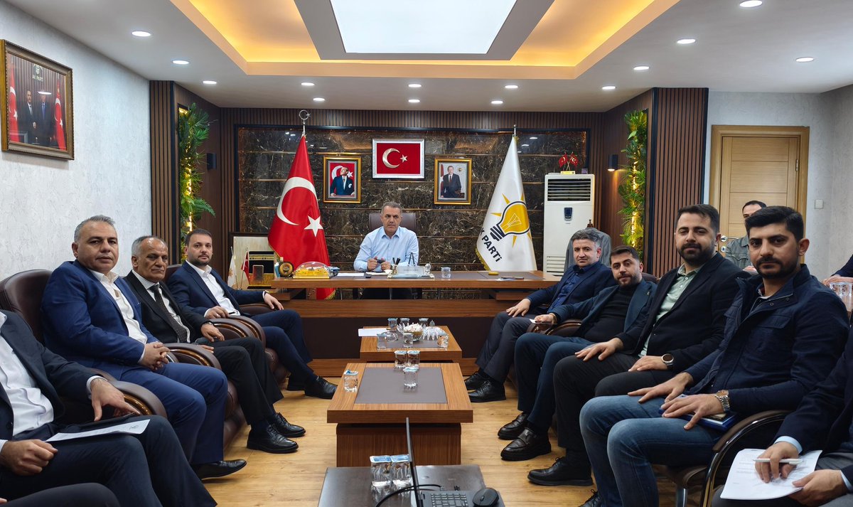 AK Gençlik Batman tweet media