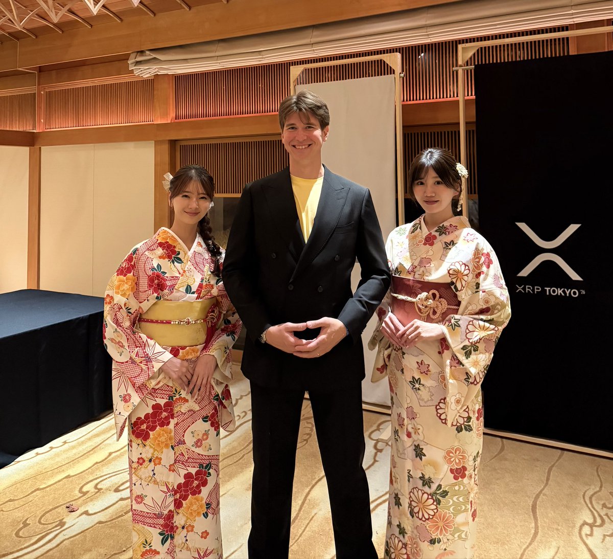 Steven | Yellow tweet media