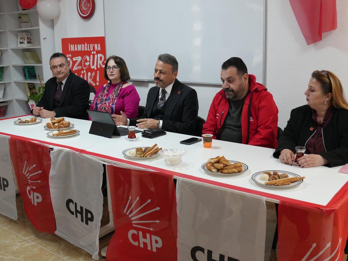 mdemirbilekyp's tweet photo. CHP Ümraniye Bektaş Dalkaya eğitim Merkezi’nde Atatürk ve Tantavi mahalle temsilci ve yönetimi ile bir araya geldik, partimizin çalışmalarına ilişkin değerlendirmelerde bulunduk.
#birlikteümraniye
#metindemirbilekchp https://t.co/wKVeaFpxn7