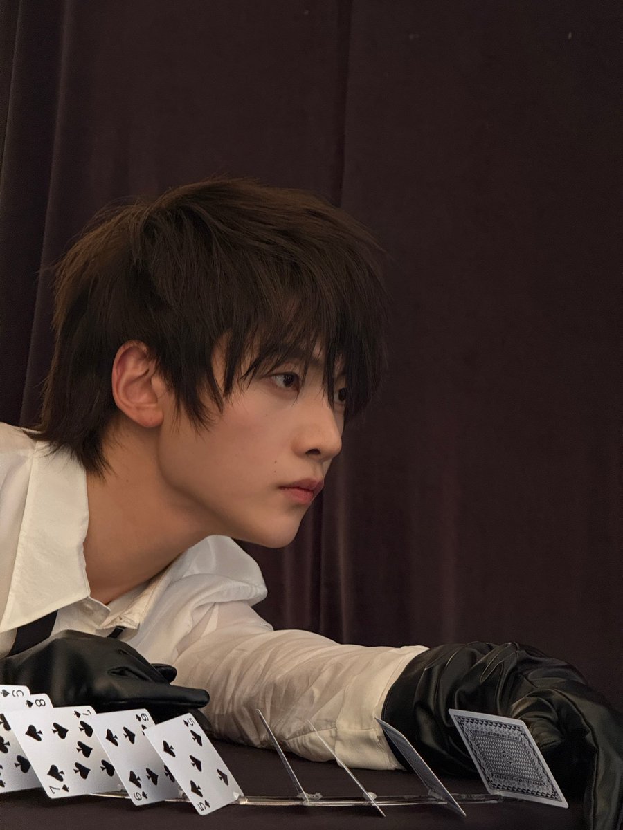 528text's tweet photo. 260407 🦊💬 12:15 AM KST

🦊 *pic*
🦊 *pic*
🦊 *pic*
🦊 *pic*
🦊 i have some behind (the scenes pics) from the filming! https://t.co/QUBmqmZU7d