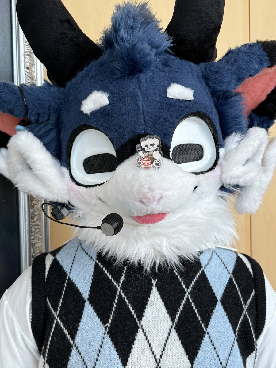 #FURSTCLASS2026
신뇽이 드디어 영접🧎‍➡️✨️
진짜 귀여워...😘