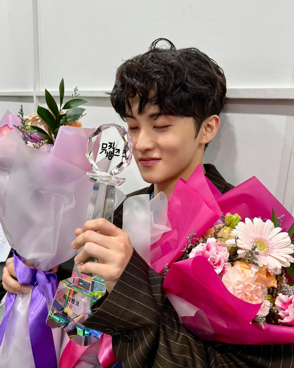 ohmymark82 tweet media