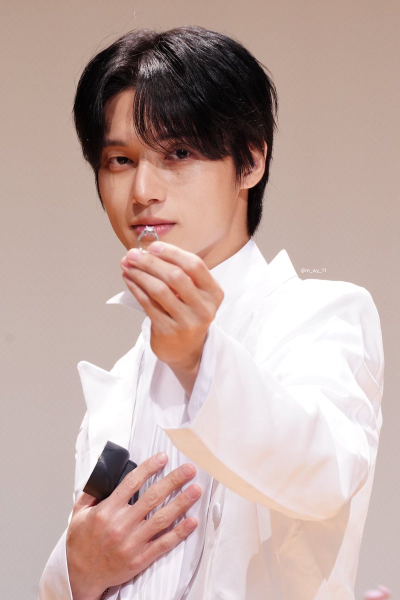 moon✦︎ tweet media