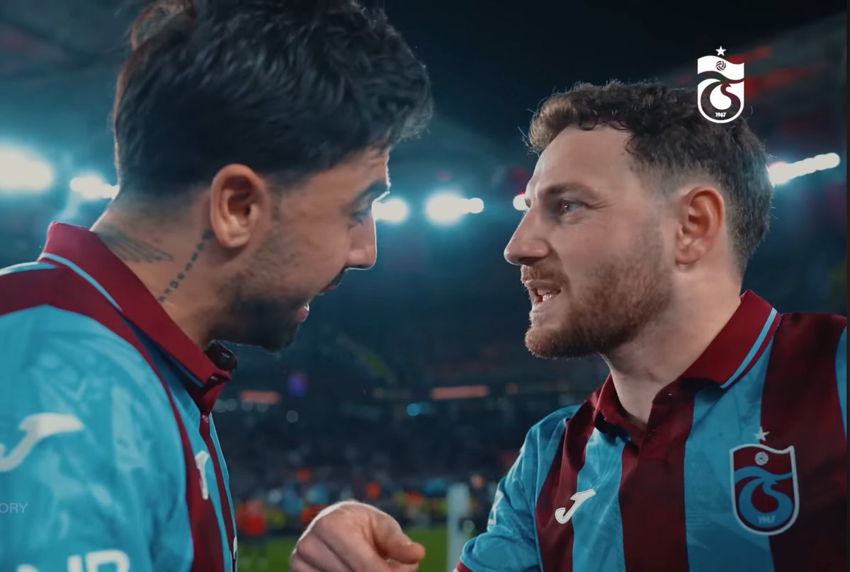 YkoTrabzonspor's tweet photo. Mustafa Eskihellaç: "Maç heyecanı var mıydı?"
Ozan Tufan: "Maç heyecanımız vardı."
Mustafa Eskihellaç: "Sarmıştı dimi?"
Ozan Tufan: "Sarmıştı!"
Mustafa Eskihellaç: "Alexander Sorloth, İbrahima Makamela!" 😄🤩 https://t.co/EtajotBH3j