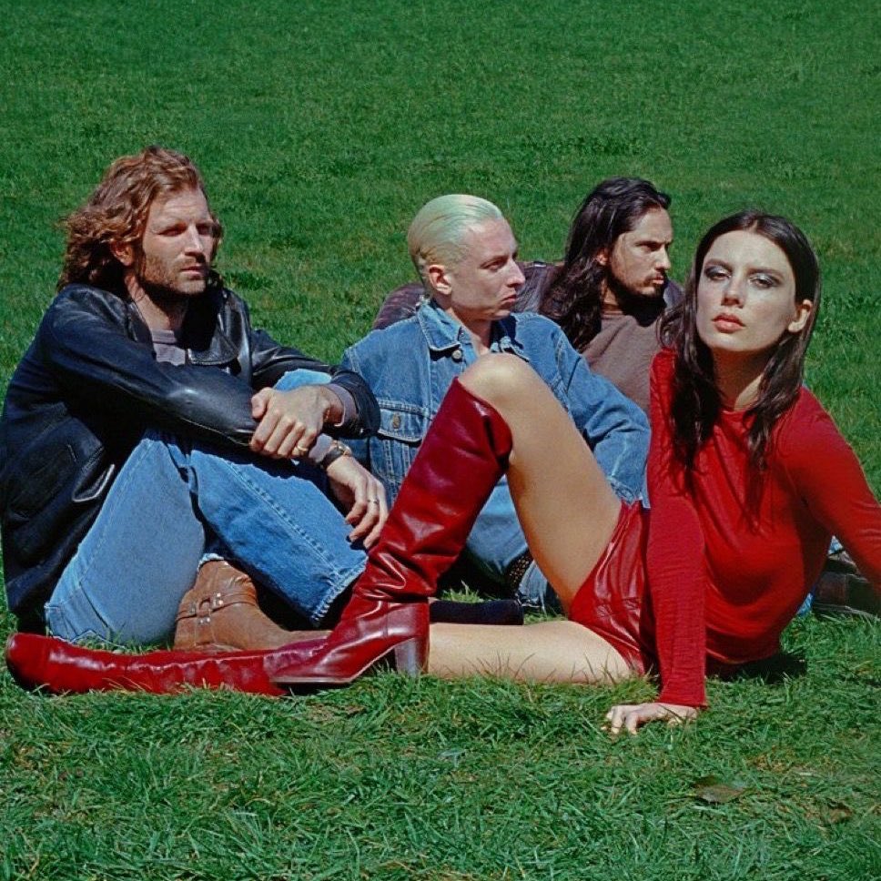 eommmlovie's tweet image. #greengreen #redred #cortis #wolfalice #blueweekend #brits