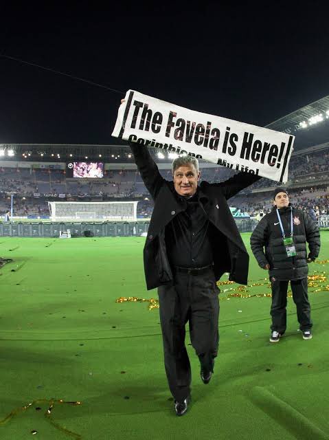 vanzelap's tweet photo. Confesso que eu não queria o Tite. Mas, com essa proximidade em fechar com o Diniz, se o Corinthians fechasse com o Tite eu ficaria até feliz https://t.co/pEgzHoXfX8