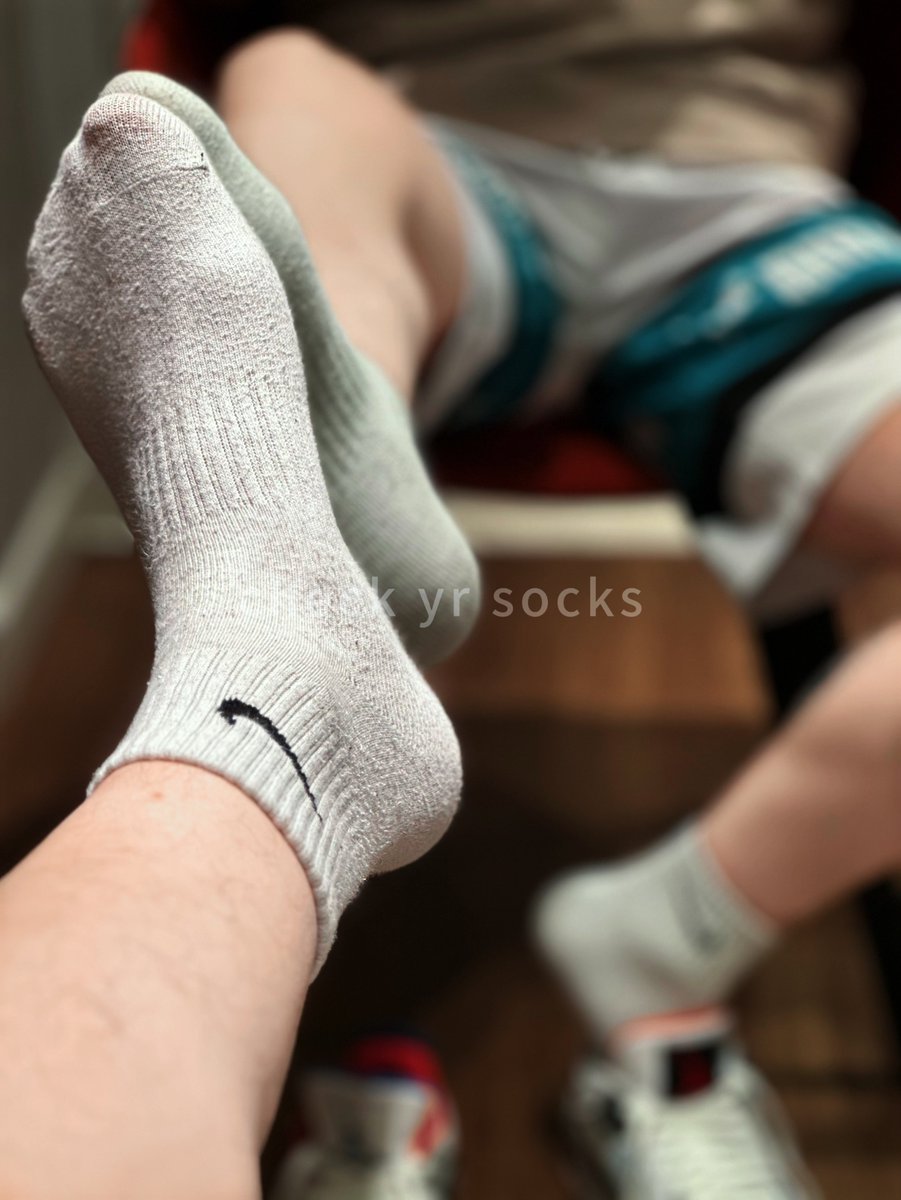 Check your socks tweet media