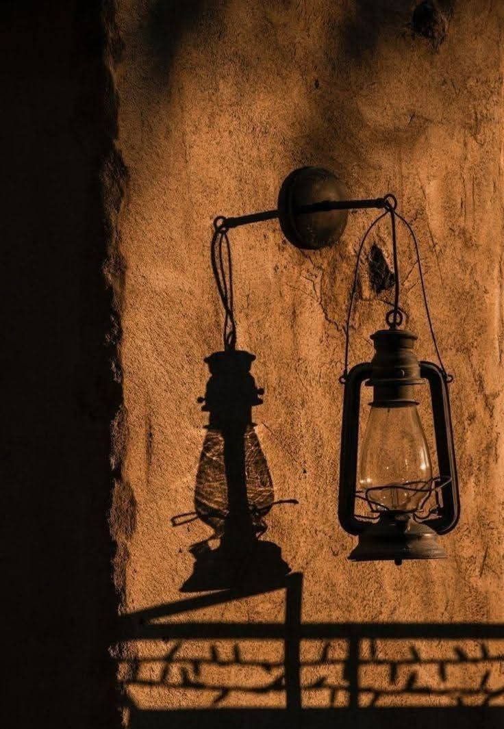 تَحْتَكِم إلى ضَميرك،
وليس لرأيّ الأَغلَبية.