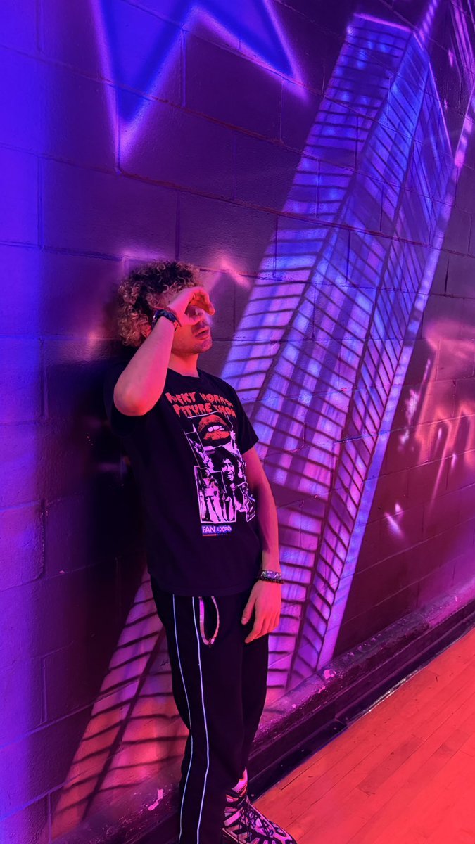 kuroisbroken's tweet photo. Easily the best angle 

#promotwtㅤ #portrait #newjersey 
#pose https://t.co/czURhEGMtR
