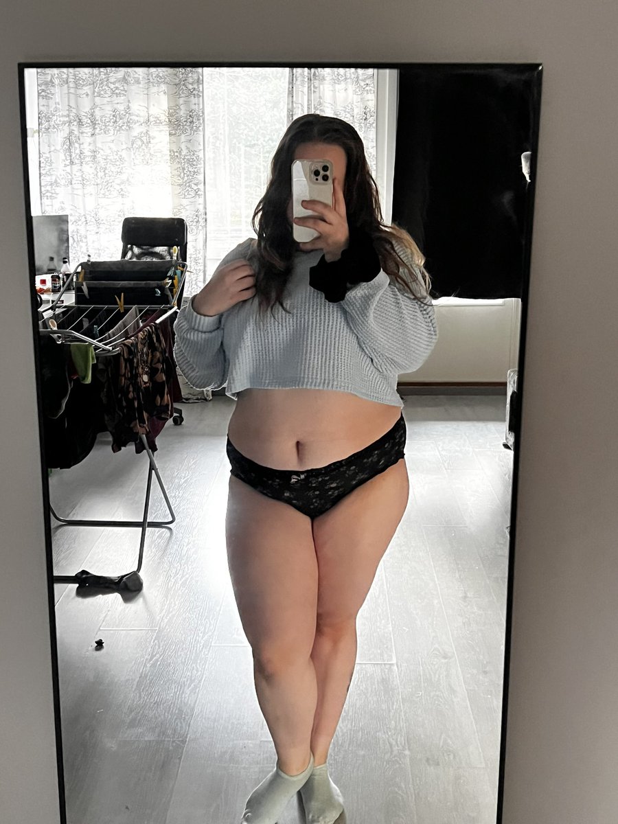 Susbee33's tweet photo. Who doesn’t love little tummy? https://t.co/CwbY9AvAfj