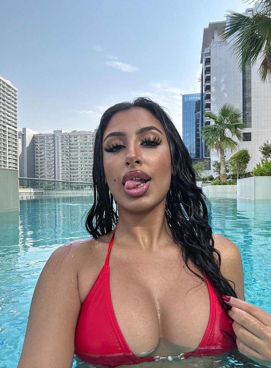 OeilDesInflu's tweet photo. Luxy elle pue le sexe🔞 https://t.co/Z0W7DT3LSv