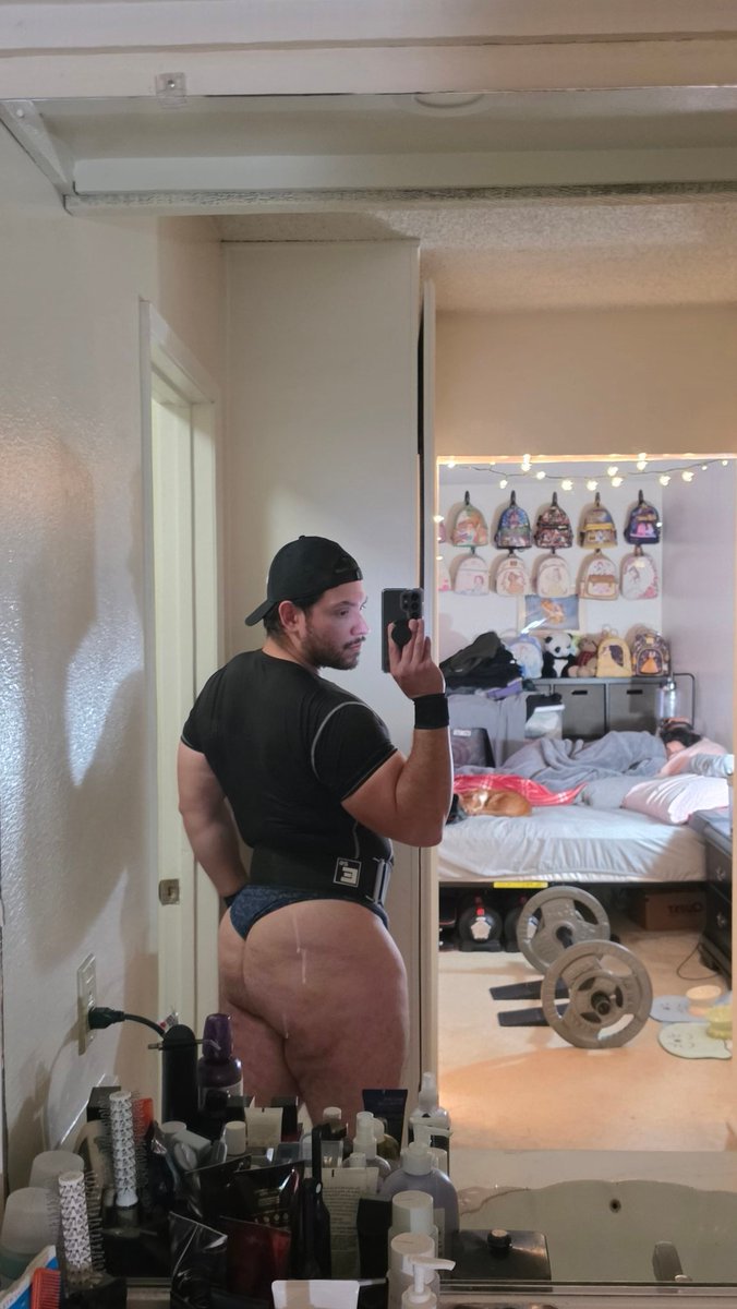 ☺︎︎ 𝐬𝐨𝐦𝐞 𝐠𝐮𝐲 tweet media