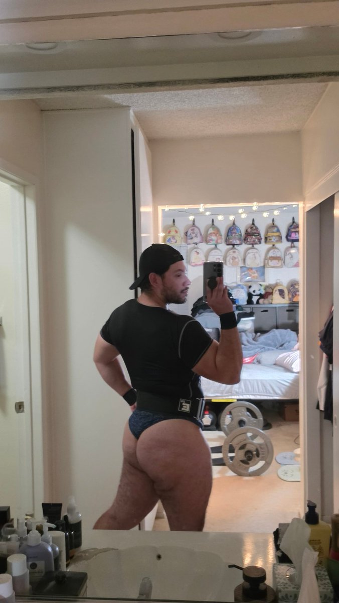 ☺︎︎ 𝐬𝐨𝐦𝐞 𝐠𝐮𝐲 tweet media