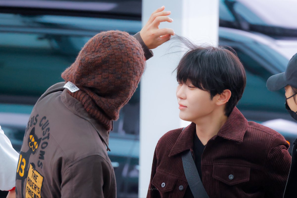251009

민규가 귤꼭지 정리해줌ㅜ

#승관 #SEUNGKWAN #민규 #MINGYU
#세븐틴 #SEVENTEEN