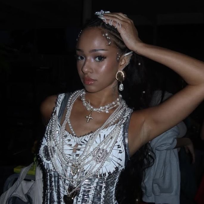 jumz⁵⁵ tweet media