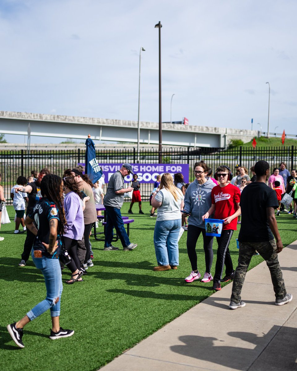 lynnfmlystadium's tweet photo. The Easter Bunny made a quick stop by Lynn Family Stadium on Saturday for our sensory-friendly Easter egg hunt and soccer clinic hosted by the @LCRLFoundation, @RacingLouFC and @loucityfc! 🐰🪺
BIG thanks to @BrightSpringHS and @CrusadeChildren for sponsoring Saturday’s event! 💜 https://t.co/n6tjxPO6UM