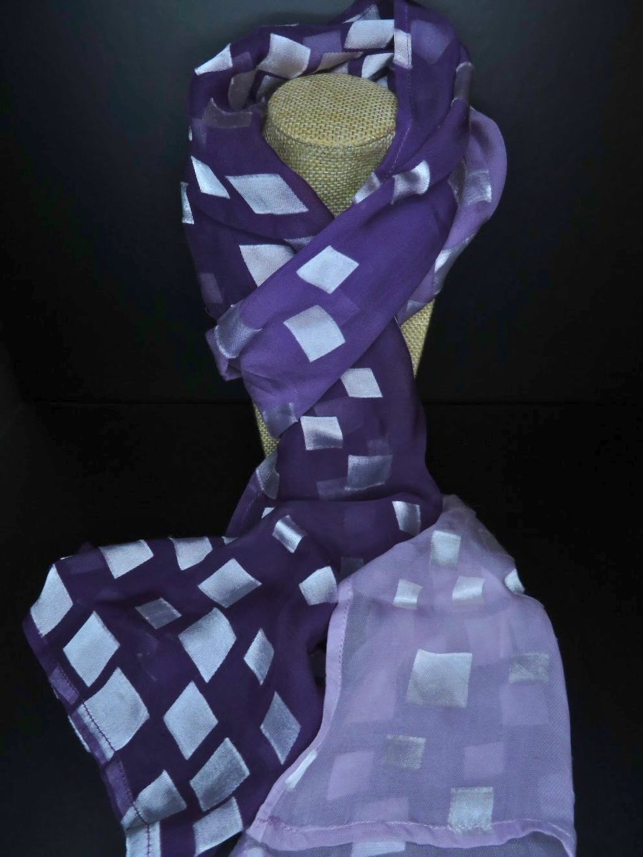 secondannstore's tweet image. Three styles, endless ways to wear them.

From soft prints to bold texture, these scarves are the easiest way to refresh your wardrobe for spring.

Available now at SecondAnnStore.com 

#SecondAnnStore #ShopWithSAS #SpringStyle #Scarves #Silk