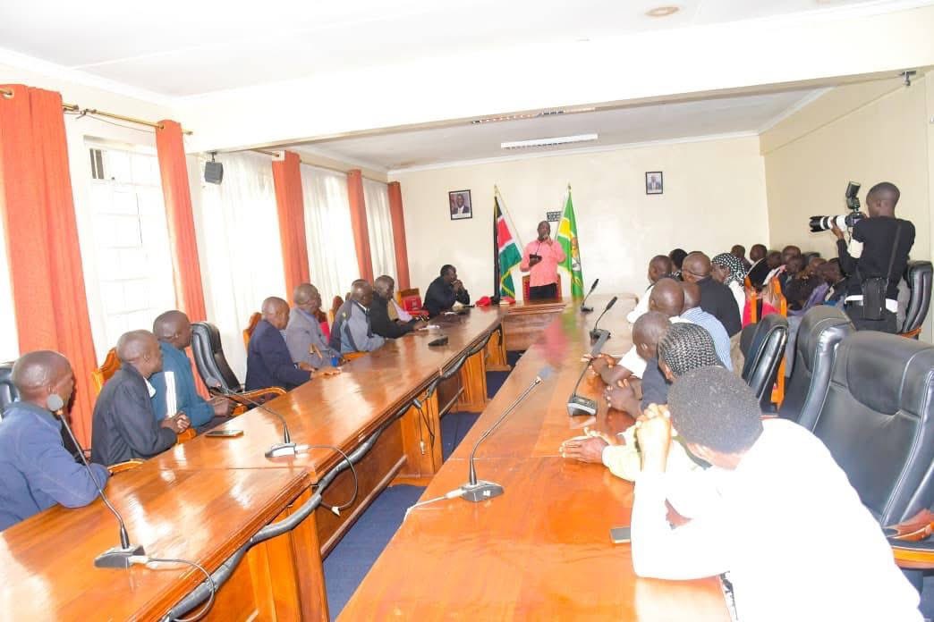 DrMutaiEric's tweet photo. Hosted leaders from Kapsoit Ward, led by MCA Hon. Paul Chirchir, for a consultative meeting ahead of upcoming development tour.
We discussed key priorities including road access to boost trade, strengthening coffee and tea value chains, improving ECDE infrastructure among others. https://t.co/OnlyuBXQAL