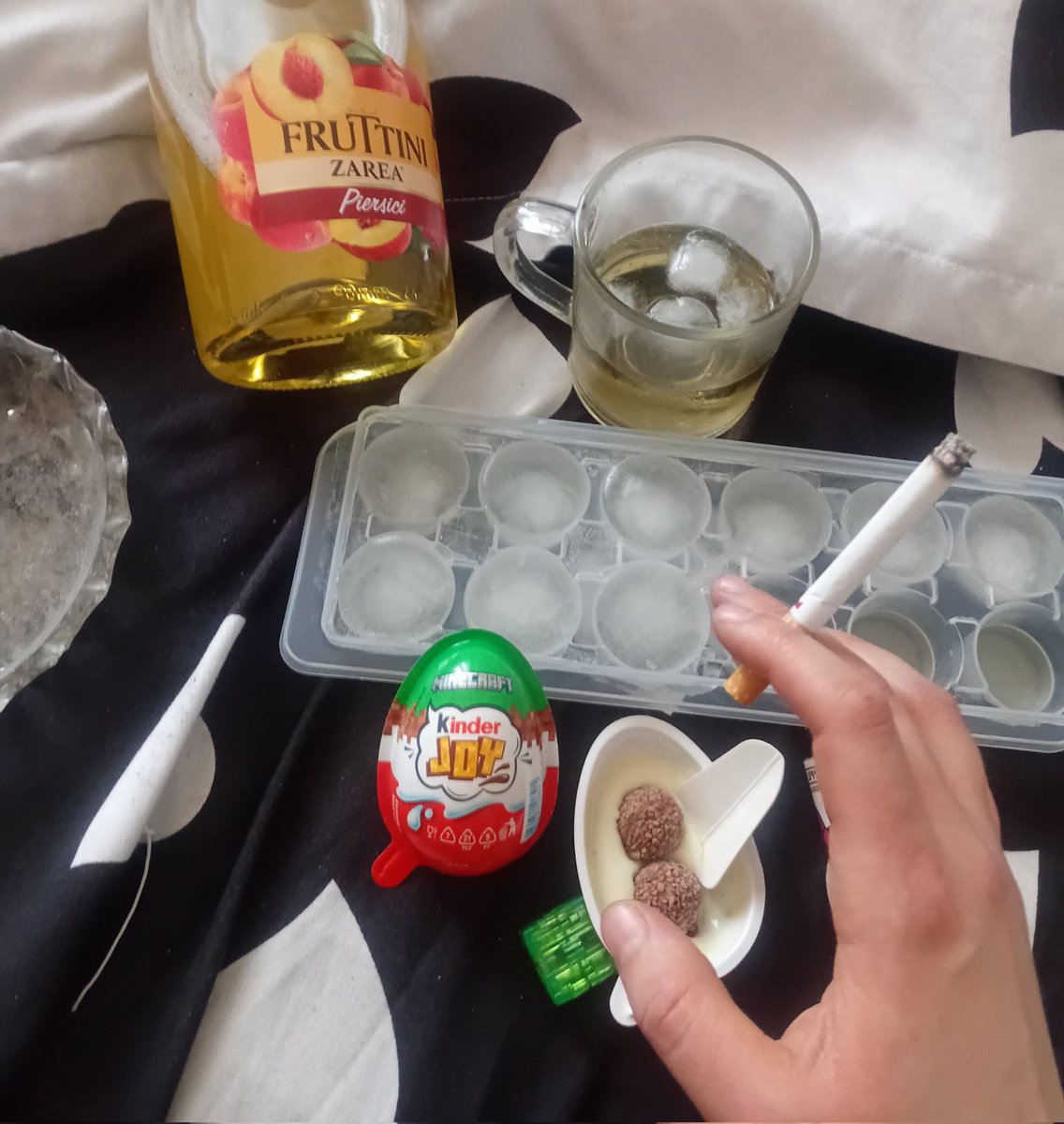 🦷 fangs 🦷 tweet media