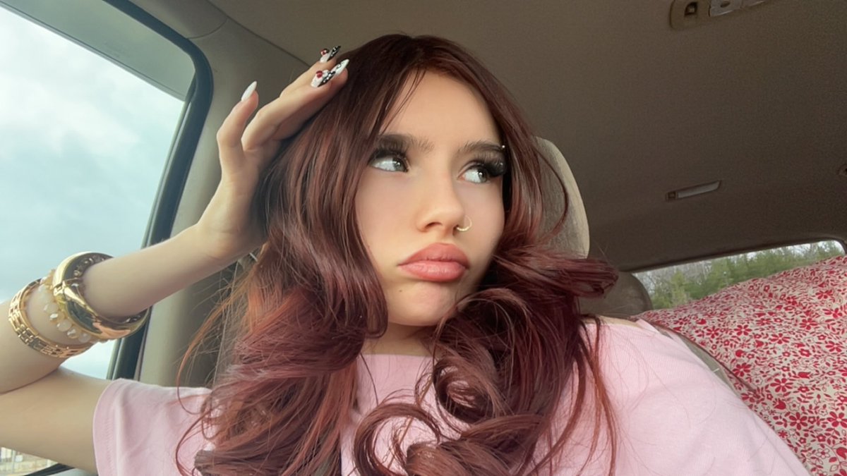 princess emy ♛ tweet media