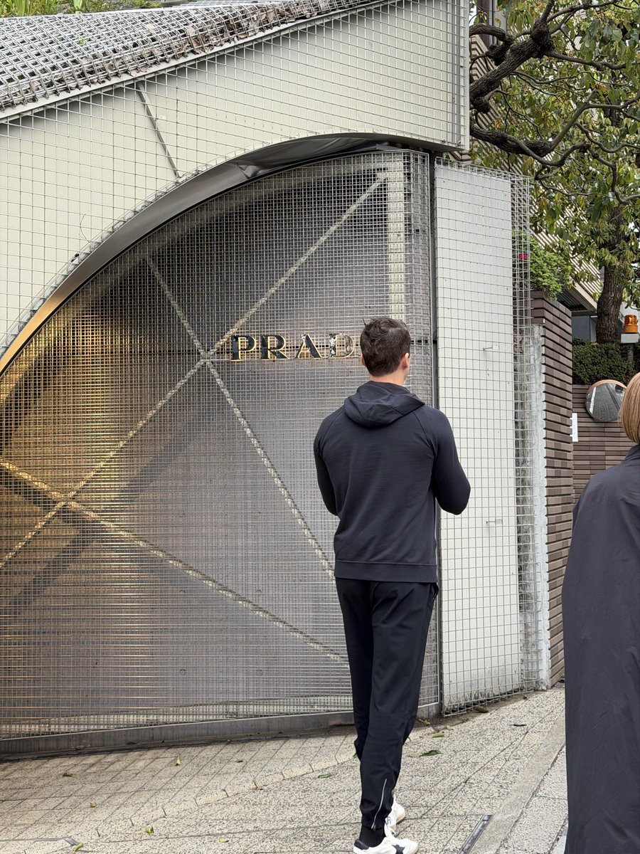 MEMO SALINAS tweet media