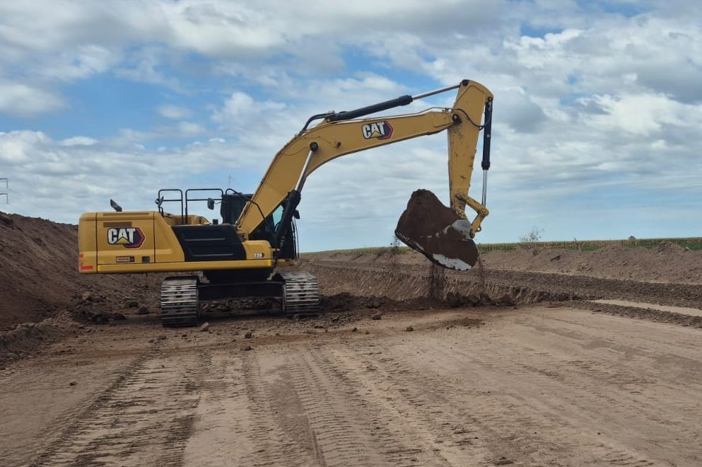 gobdecordoba's tweet image. 🛣️ Avanza la pavimentación de la Ruta Provincial 10 con dos frentes de #obra. 

🏗️ Continuamos con la pavimentación de casi 60 km de la Ruta Provincial 10, una de las vías más importantes y extensas de la red vial cordobesa. 🚧 Actualmente, los trabajos avanzan en dos tramos