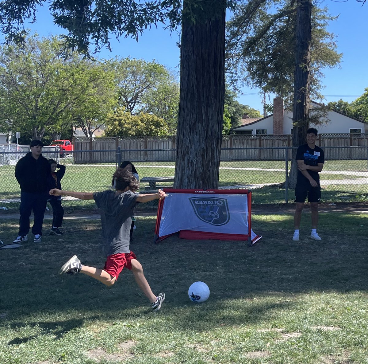 ChrisNavalta's tweet photo. Had a great time joining the @SJEarthquakes “Quakes Beautiful Game Assembly” program at Bachrodt Elementary School in #SanJose.

Honored to be part of the event and to help donate advance copies of my children’s book, “Inspiring Stories of Soccer Greats,” to classrooms. https://t.co/DzzvQ4DpyB