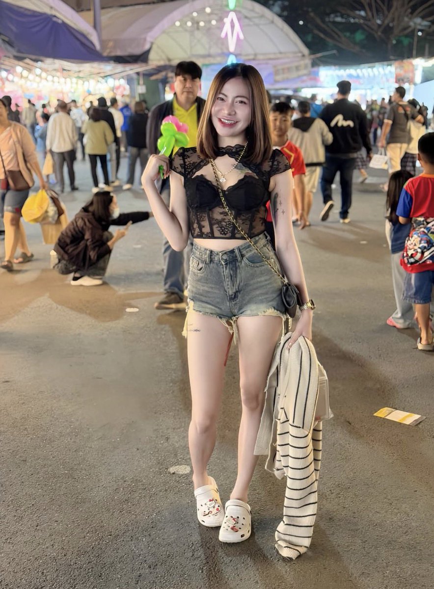 รีน tweet media