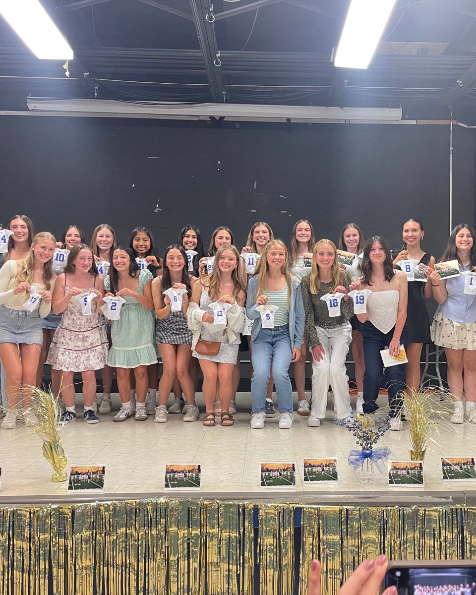 minijerzeys's tweet photo. Lyons Township (IL) keeps it MINI💪

LTHS is one of our best partners, and they continue to grow their brand the mini way!

Soccer, bowling, and more sports rep their jerseys on chains, stands, and hangers, all repping the Lions🙌

We want to partner with YOUR school next🫵 https://t.co/7djS4tchrA