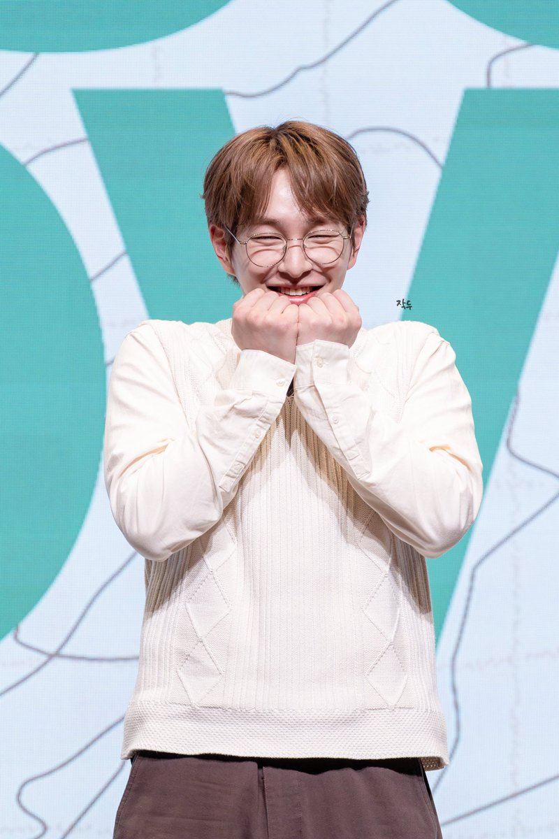 jjongfetti's tweet photo. sometimes babygirl is a 36 year old man and that’s ok https://t.co/pdqiUJEXgD