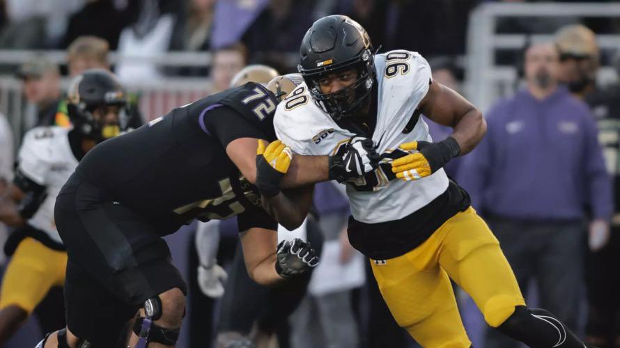 tysonl99's tweet photo. Blessed to receive an offer from @MizzouFootball @GldLionFootball @SabbathJoseph @coachbrianearly @ChadSimmons_ @LemmingReport @TomLoy247 @Coach_Bark https://t.co/2O55LR0nSt