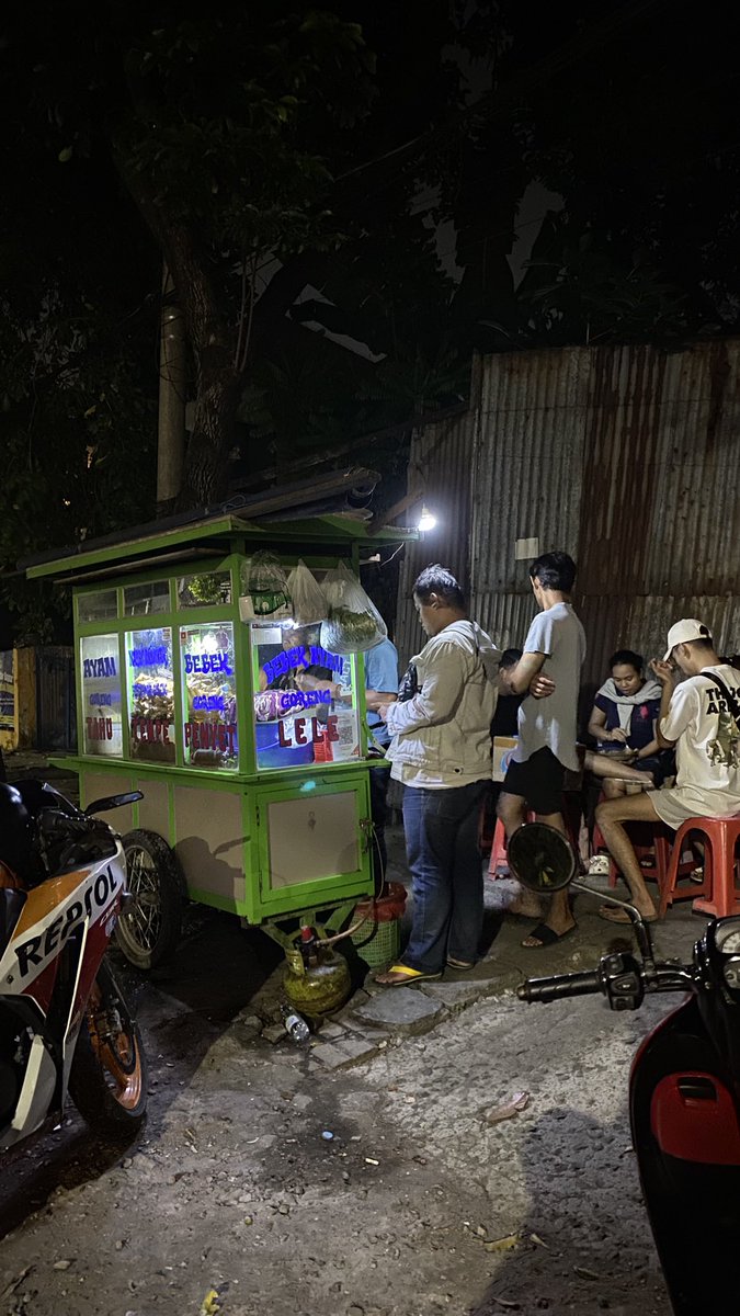 𝖑𝖊𝖒𝖔𝖓𝖆𝖉𝖊 tweet media