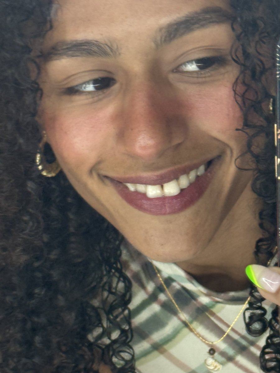 xCyb3rFa1ryx's tweet image. Hope you all had a blessed day yesterday ✨💐💖😽 #mixedgirl #nofilter #curlyhair #curls #browneyes