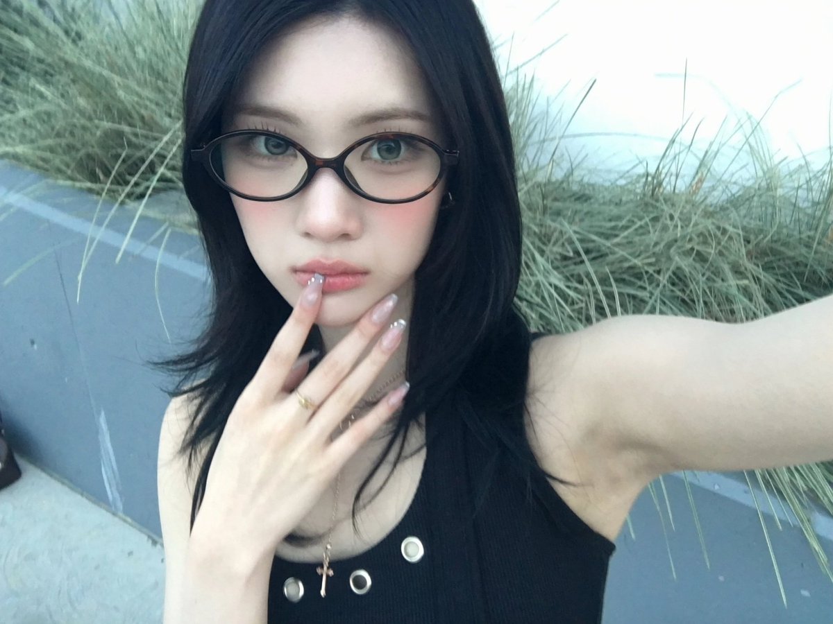 anya (@fl0werranger) on Twitter photo 