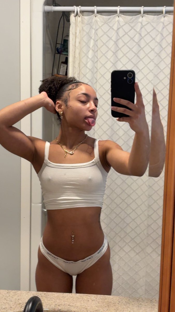 Princess Tee 👸🏾 tweet media