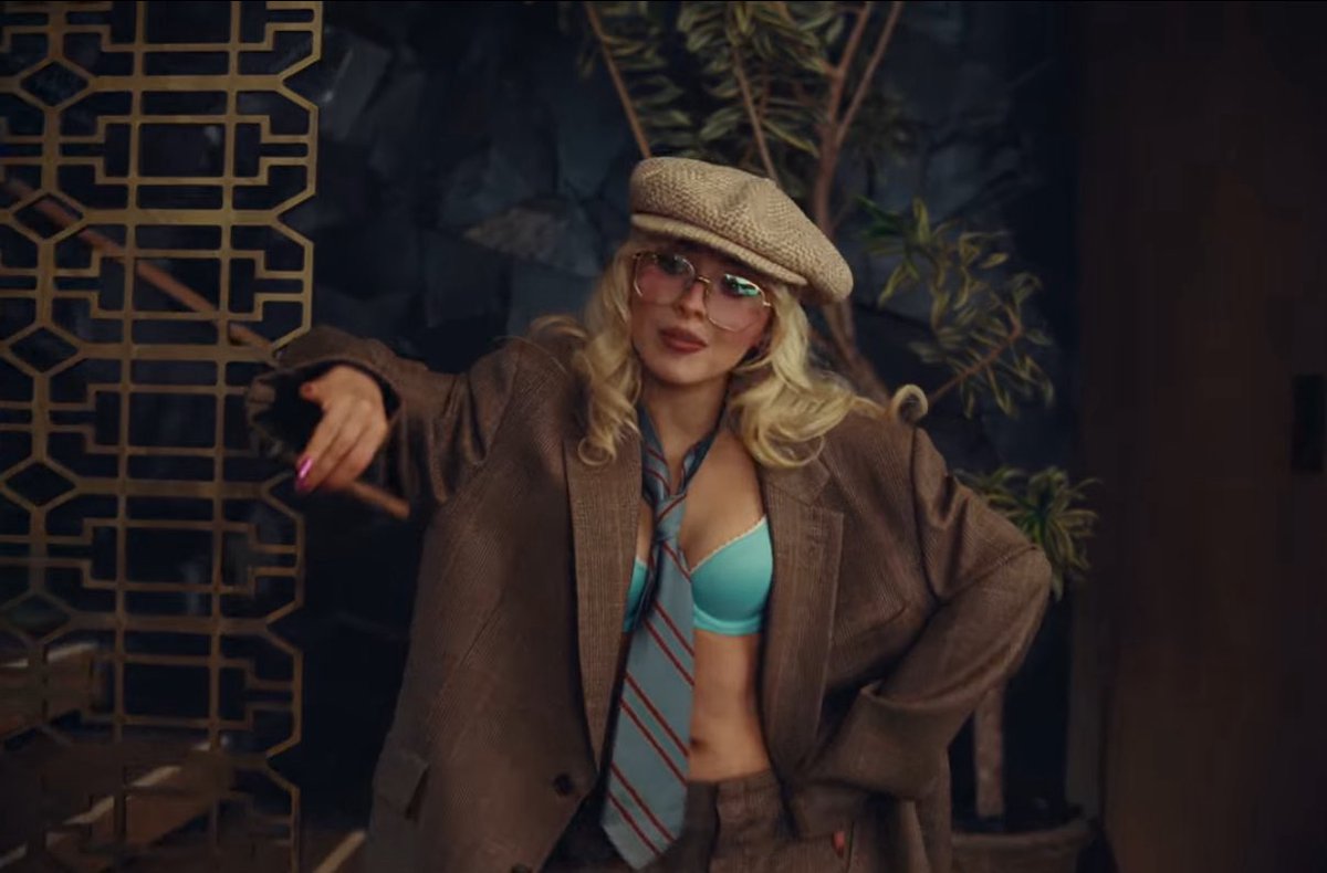 Sabrina Carpenter Poland tweet media