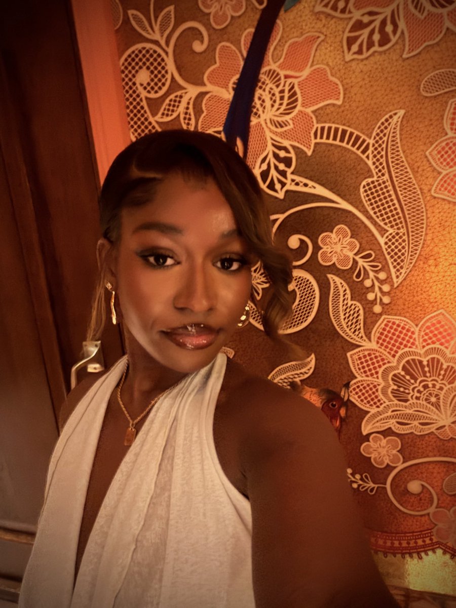 temi | seeing bts 🪭 tweet media