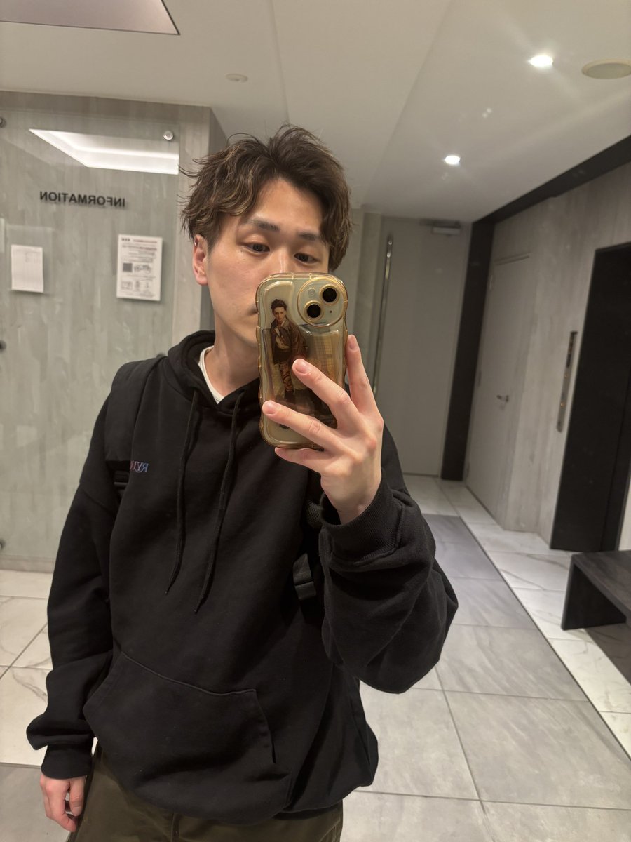 umaaaa527's tweet photo. 飲み会疲れました
ホモなんで髪切った報告しときます https://t.co/ipFZ07pDNC